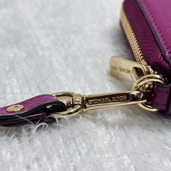 MICHAEL Michael Kors Purple and Gold Clutch Wristlet 🌷 - Picture 3 of 11